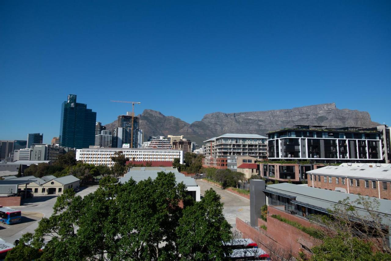 Urban Elephant. The Docklands Apartment Cape Town Exterior photo