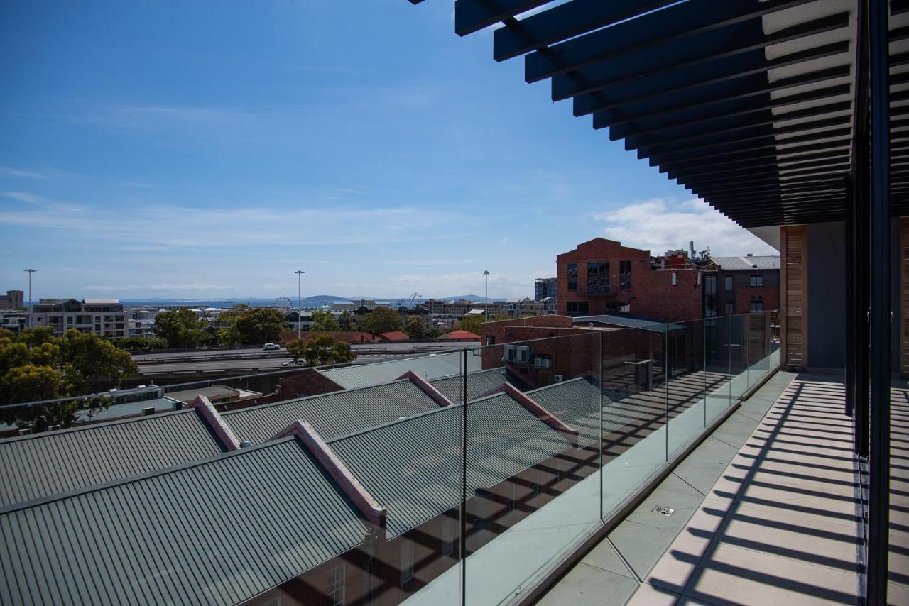 Urban Elephant. The Docklands Apartment Cape Town Exterior photo