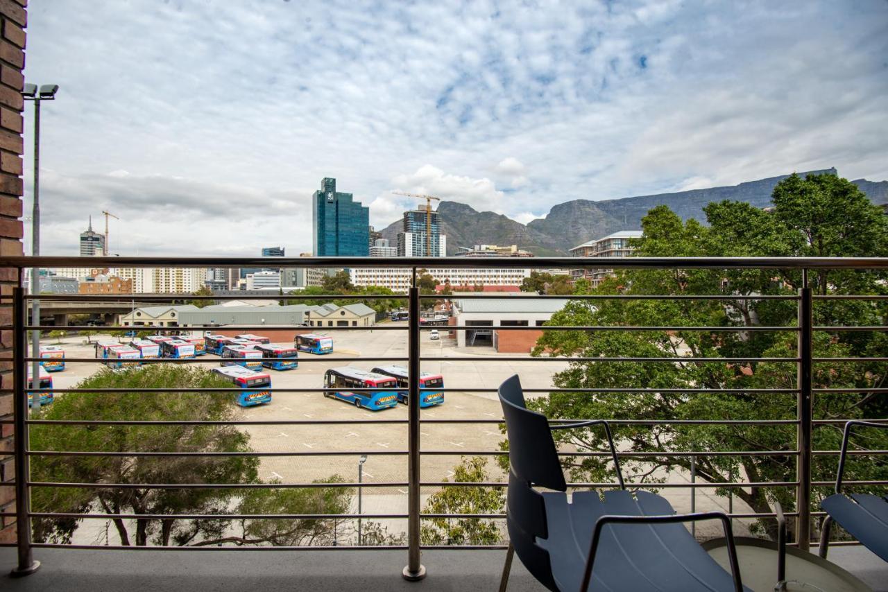 Urban Elephant. The Docklands Apartment Cape Town Exterior photo