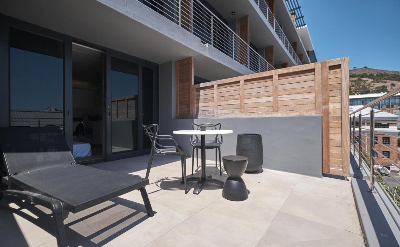 Urban Elephant. The Docklands Apartment Cape Town Exterior photo