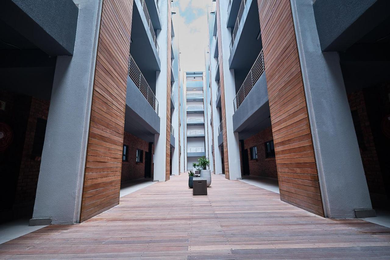 Urban Elephant. The Docklands Apartment Cape Town Exterior photo